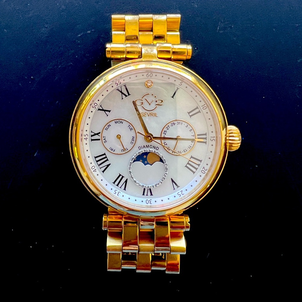 GV2 gold toned watch